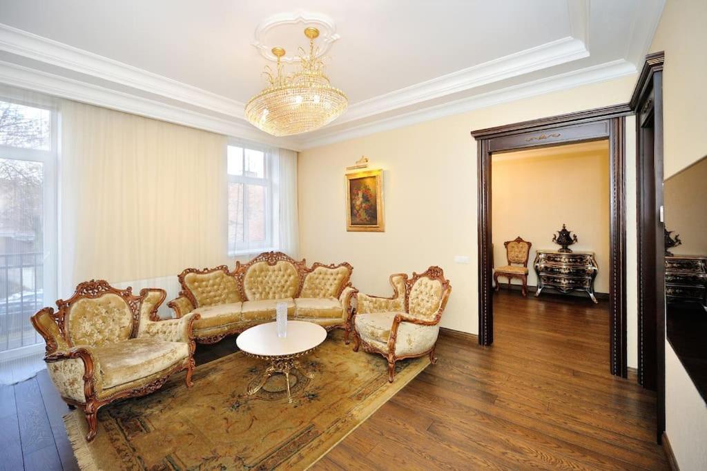 Luxury Old Town Apartment Каунас Экстерьер фото